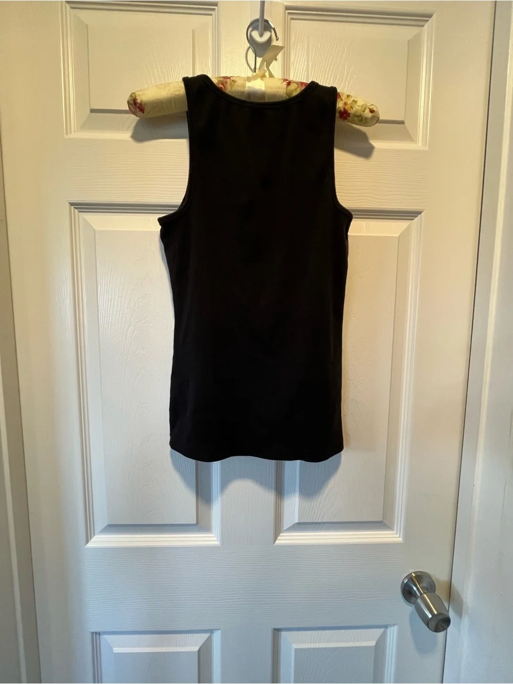 Sonoma Everyday V- Neck Ribbed Tank Top
Size Medium - Picture 2 of 5